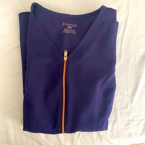 Jaanuu Rose Zip Tulip Top